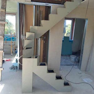 Modern Central Metal Stairway Base For Indoor Stairs