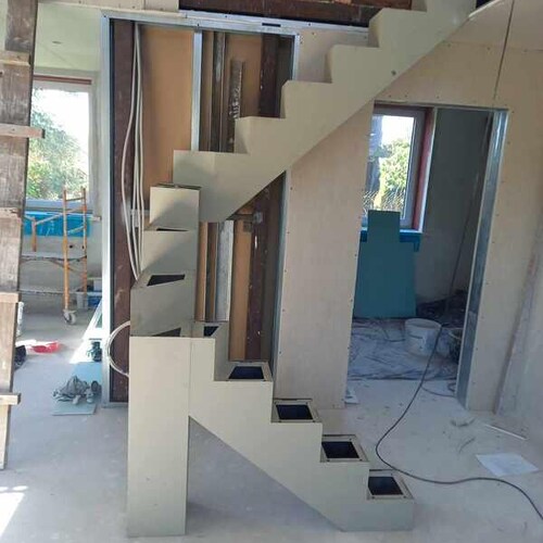 Modern Central Metal Stairway Base For Indoor Stairs