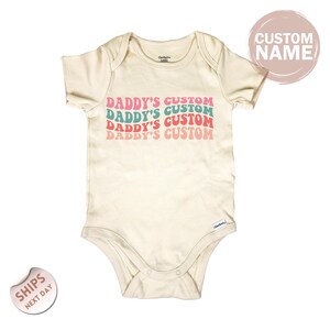 Daddy&#39;s Custom Text Baby Onesie®, Wavy Daddy&#39;s Baby Romper, Father&#39;s Day Gift For Daughter, Baby Shower Gifts, 2000638