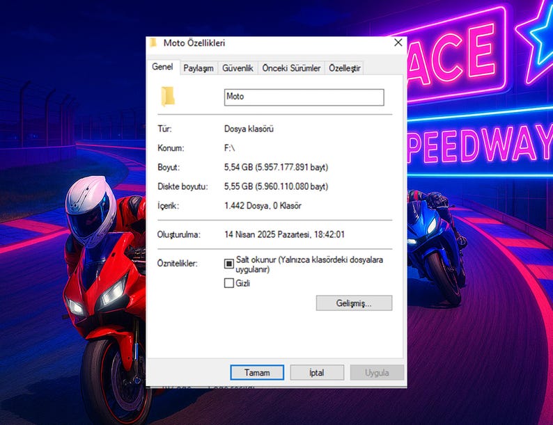 May include: A computer screen displaying a file properties window with the title "Moto &Ouml;zellikleri". The window shows details about a folder named "Moto" with a size of 5.54 GB and a creation date of April 14, 2025.