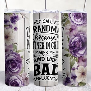 GRANDMA Tumbler Wrap PNG Lila Blommig Tumbler Sublimeringsdesign Nedladdningar - Slim 20oz Design