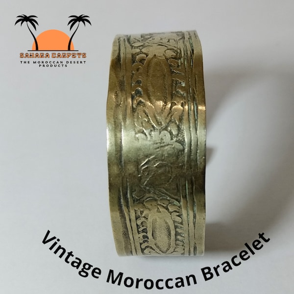 Moroccan Berber Tuareg wristlet, nomadic crafts from Morocco, Saharan high grade silver bracelet from Marrakech, Vintage Handcrafted Bangle