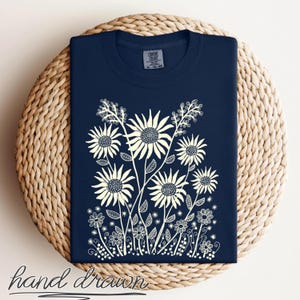 Floral wildflower t shirt for women Comfort Colors hand drawn botanical daisy flowers, gift for plant lover, summer garden tee for mom.