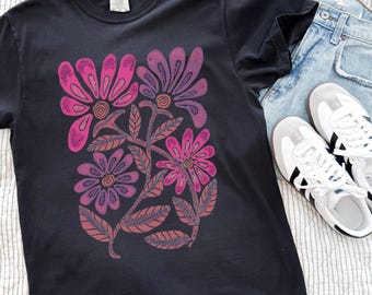 Pink Floral Shirt on Comfort Colors Tee, Boho Style Hand-Drawn Daisy Flowers, Womens Summer Vacation Clothing on Dark T-Shirts
