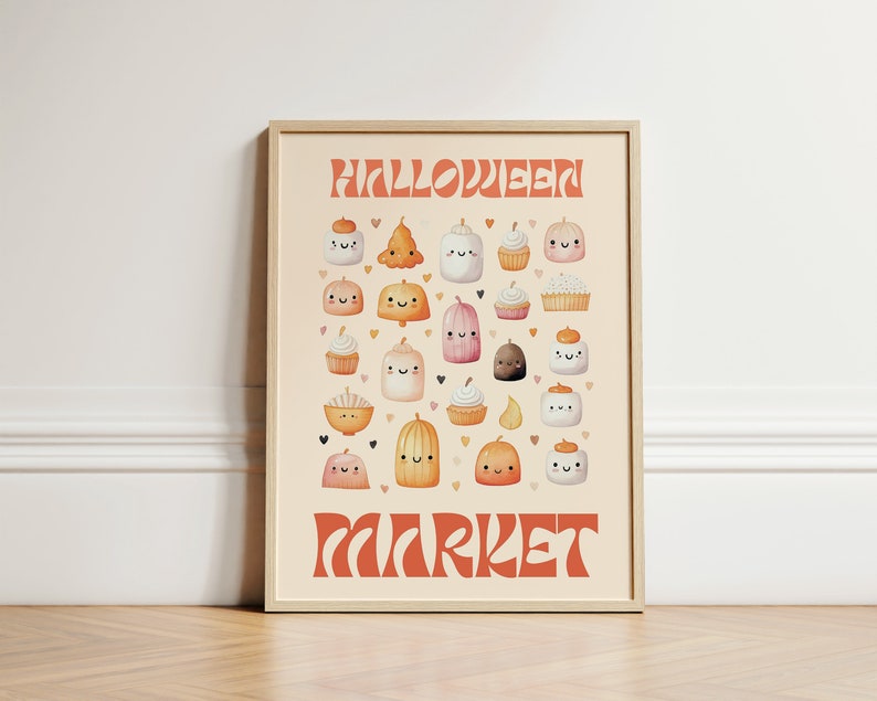 Puede incluir: Una impresi&oacute;n enmarcada con un fondo naranja claro que presenta el texto "Halloween Market" en una fuente retro. La impresi&oacute;n est&aacute; llena de im&aacute;genes de dibujos animados lindos de calabazas, fantasmas y cupcakes.