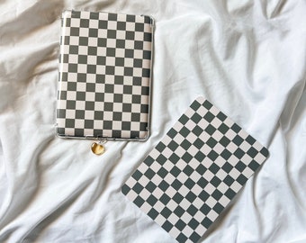 Kindle Insert - Black & White Checkers
