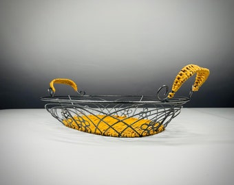Vintage wicker, metal flower basket - fruit basket with wicker handles - Retro - 70's - 80's