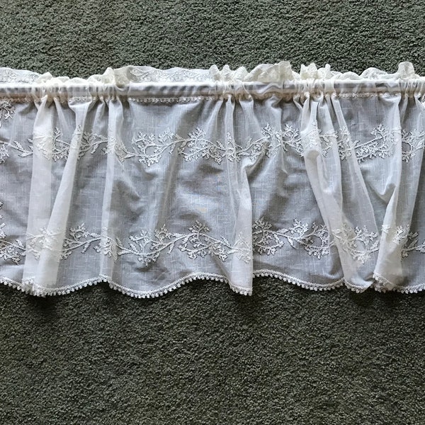 Vintage lace curtain valance for kitchen window lace floral valance for bathroom cottagecore valance white lace boho kitchen valance