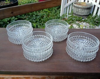 Vintage Diamant-Punkt Glasschüssel-Set Indiana Glass Salatschüssel-Set mit 8 Hobnail Glas Küchengeschirr Spike Glasschalen Vintage Dessertschalen
