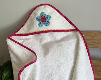 Baby Hooded Towel - Flower Applique - Baby Bath Towel -Baby Shower Gift