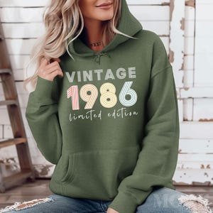 Vintage 1986 Hoodie 40th Birthday Gifts Customizable Birthday Gift 40th Birthday Clothes Retro 40 Years Old Birthday Outfit Birthday Party