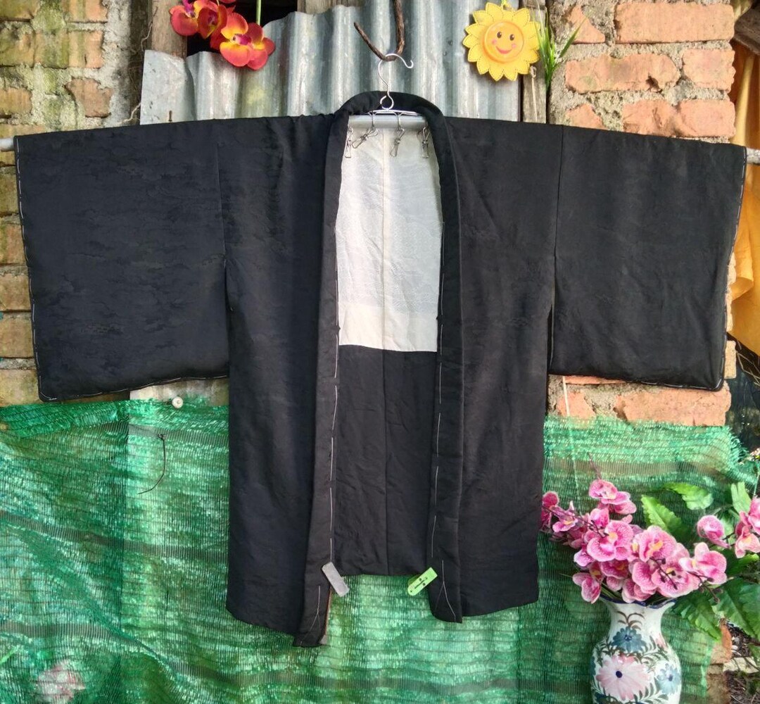 Hakui Robe Vintage Black Haori Robe Hidden Art Silk Kimono Japanese Traditional ...