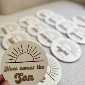 Voici la carte d’étape du fils, carte d’étape moderne, marqueurs de bébé amusants, annonce de nom, cadeau de baby shower, voici le fils, chambre d’enfant