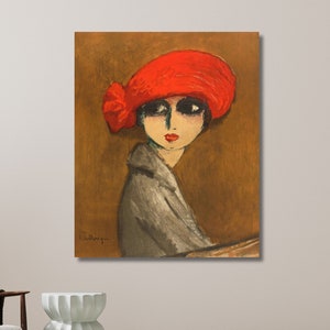 Può includere: Un dipinto di una donna con un cappello rosso e un cappotto grigio. La donna sta guardando a destra del dipinto. Lo sfondo è di colore marrone.