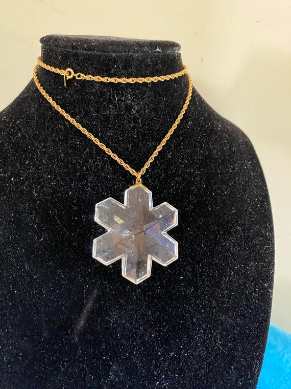 Large Heave Clear Glass Snowflake Necklace