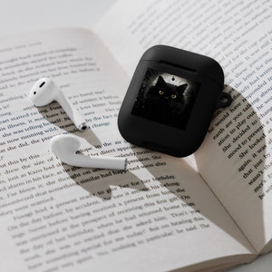 AirPods®用ブラックキャットラバーケース