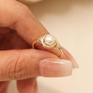 Freshwater Vintage Pearl Ring, Simple Pearl Ring, White Pearl Ring, Tiny Pearl Ring, Dainty Pearl Ring, Handmade Pearl Jewelry Gift for Her