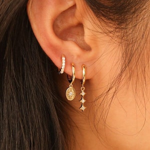 Juego de aros apilables de oro con forma de aro, juego de regalo de aros diminutos con circonita cúbica, aros minimalistas, pendientes de luna y estrella, regalo de joyería para ella