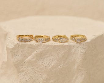上品なシルバーのデイリーイヤースタックセット、ゴールドダイヤモンドフープ、ミニマリストイヤリングギフト（彼女へのプレゼント）、ダイヤモンドフープギフトセット、ブライズメイドギフト