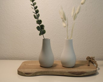 Vase in weiß oder ice-grau, stilvoll und elegant aus Designbeton, Beton, Blumenvase, Trockenblumen, Deko, Tischdeko, Inneneinrichtung