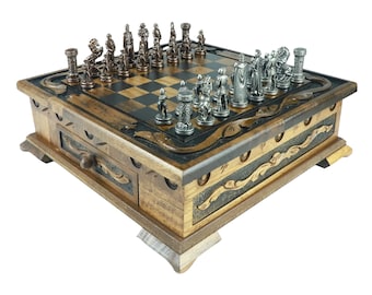 British Medieval Age Themed Chess Set with Drawer - Handmade Engraved Chess Set for Him - Massive wooden Chess -cadeau d'anniversaire