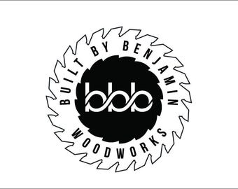 特注ウォールナット製スピーカースタンド – 無垢材、角度付きデザイン、受注生産