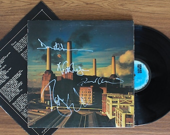 Pink Floyd Original Autographed Signed & Roger Waters, David Gilmour, Richard Wright and Nick Mason / LP Original 1977 US Press JC-34474