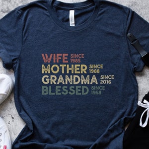 Personalized Mother&#39;s Shirt, New Mama Gifts, Mothers Day Gift, Custom Mommy shirt, Gift For Mom t-shirt, Custom Mama Shirt, Mama T-shirt