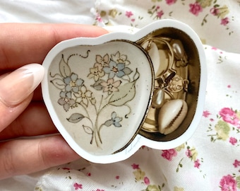 antique heart jewelry tin sticker!