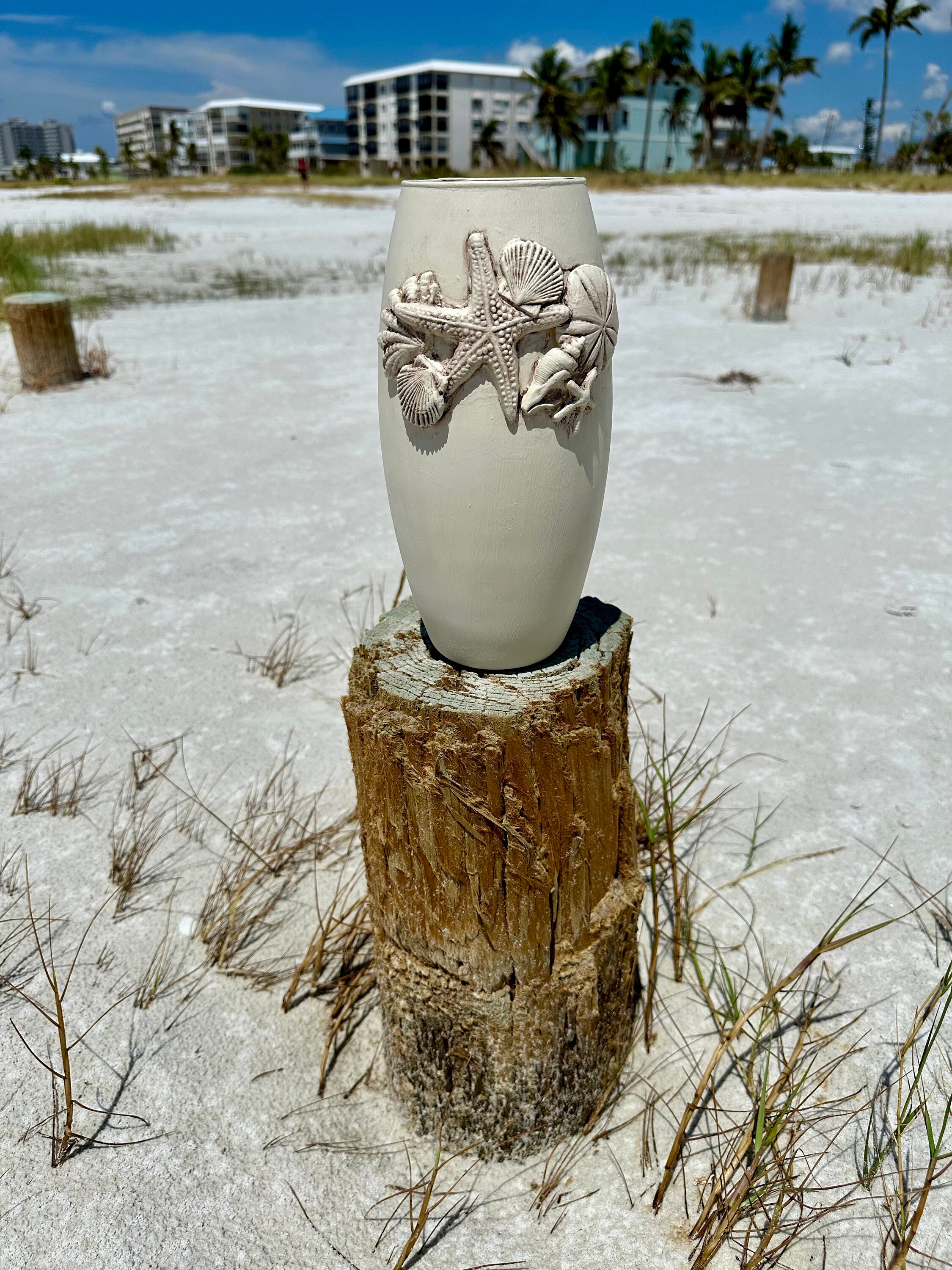 Beachy, Neutral Coastal Vase With Shells - Etsy
