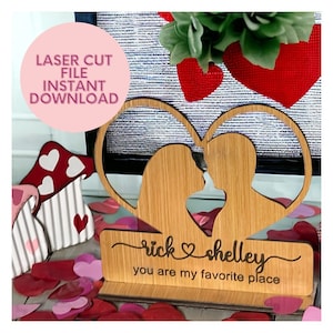 Arquivo de corte a laser Sinal de dia dos namorados para casais personalizado, presente romântico para casais, presente personalizado para ela. Download digital instantâneo.