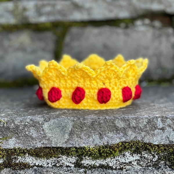 READY TO SHIP Yellow Crochet Purim Crown with Red Yarn "Gems" 5 Sizes, Purim Costume, Purim Gift, Queen Esther Crown