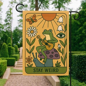 Stay Weird Garden Flag, Retro Outdoor Garden Decor, Stay Weird Yard Flag, Funny Garden Decoration, Frog Garden Banner, Welcome Garden Decor
