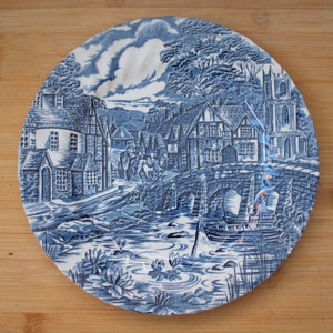 Alfred Meakin | Dinerbord (diameter 25 cm | hoogte 2 cm) met &#39;The Post House&#39; motief in blauwe kleur | Vintage