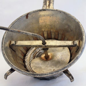 Made in France | Groentezeef Oude Franse verzinkt metalen keukenhulp met draaimechaniek | Vintage