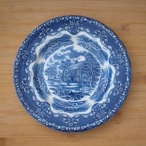 Grindley | Breakfast plate (diameter 20 cm | height 2 cm) &#39;English Country Inns&#39; motif in blue color | Vintage