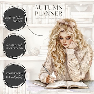 Pu&ograve; includere: Un'illustrazione ad acquerello di una donna con lunghi capelli biondi che indossa un maglione color crema e un fiocco nei capelli. &Egrave; seduta a un tavolo e scrive su un diario con una matita. Il testo "AUTUMN PLANNER watercolor clipart set" &egrave; in alto nell'immagine.