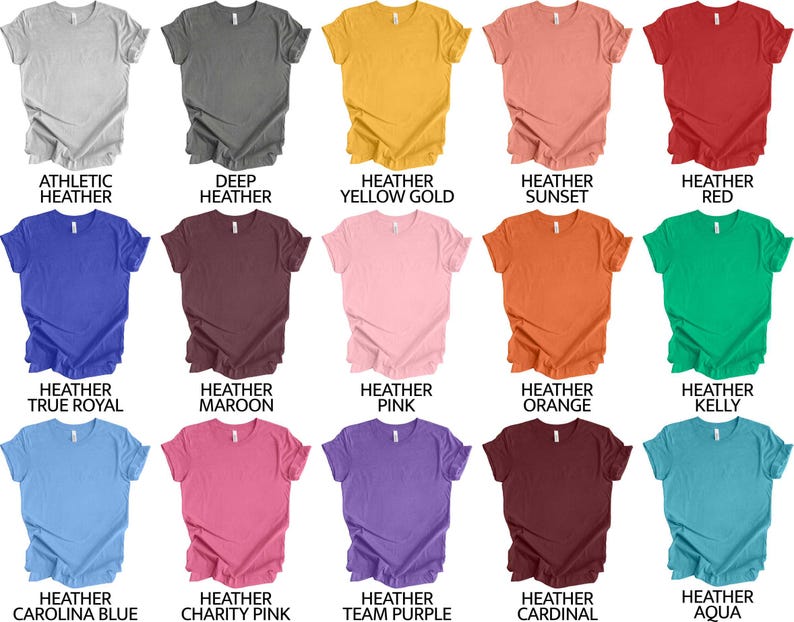 Op de afbeelding: Een kaart met 15 verschillende gekleurde T-shirts met gekrulde randen. De kleuren omvatten atletisch grijs, donker grijs, heide geel goud, heide zonsondergang, heide rood, heide koninklijk blauw, heide mahonie, heide roze, heide oranje, heide kelly, heide carolina blauw, heide liefdadigheid roze, heide team paars, heide kardinaal en heide aqua.