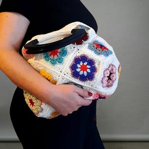 Crochet Bag with Wooden Handle, Top Handle Bags, with african violet motif, Stylish daily bag