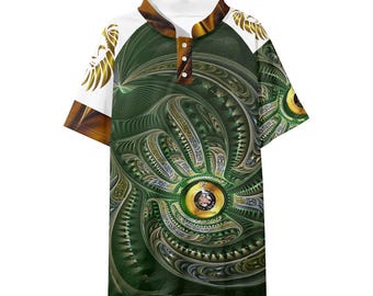 Puede incluir: Una camisa polo de manga corta verde, dorada y blanca con cuello abotonado. La camisa presenta un patrón complejo y en espiral de engranajes y otras formas geométricas. El patrón recuerda a un diseño de relojería. La camisa tiene un pequeño logotipo en la parte delantera que dice "The Collection".