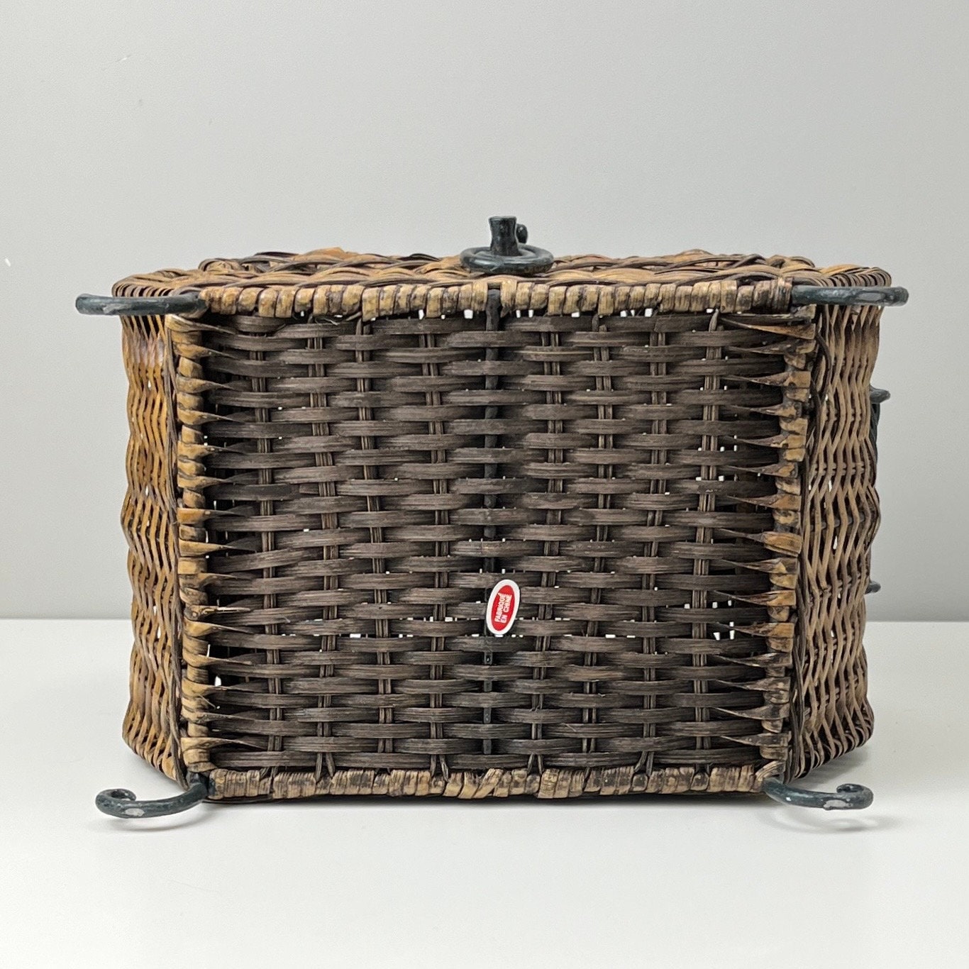 ヴィンテージ　籠 Vintage Rattan Basket, Wrought Iron Frame, Swirl Latch