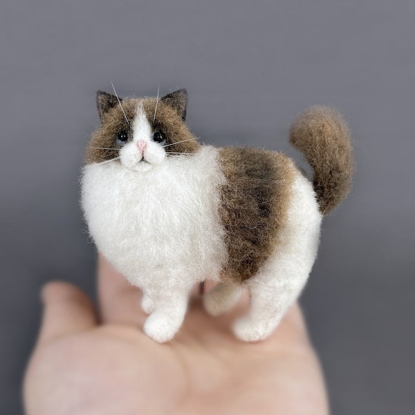 3 Inches Mini Needle Felted Cat,Felt Pet,Felt Animal Sculpture,Felt Cat Ornament,Gift For Her, Mother's Day Gft, Mini Decoration