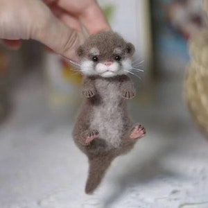 3-Inch Mini Decor Needle Felted Otter, Felted Animal Sculpture, Feld Otter Ornament, Housewarming Gift, Dollhouse Miniature,Gift for Mom