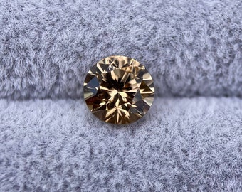3.11ct Intense Golden Yellow Zircon with Perfect Cut and Diamond Luster from Ceylon