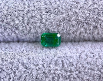 0.45ct Vivid Bluish Green Emerald from Zambia