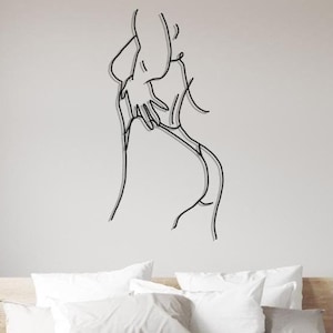 Minimalist Metal Line Art: Woman Body Wall Decor