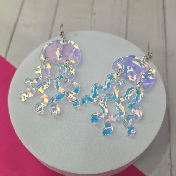 Iridescent Water Jellyfish Acrylic Dangle Earrings – Ocean-Inspired Shimmering Jewelry, Lightweight & Elegant Statement Earrings