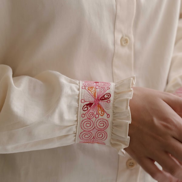 White blouse organic cotton - pink embroidery | Peruvian Boho Chic, Bohemian, Traditional embroidery Peru