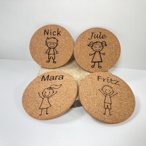 Personalisierte Untersetzer aus Kork "Strichmännchen", für die Kinderparty, als Geschenk für Kinder, als Tischdeko etc.