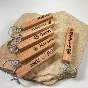 Personalisierte Schlüsselanhänger aus Massivholz Buche